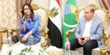 بالبلدي: «الثقافة
بين
الهوية
والتحولات
الأدبية»
على
هامش
زيارة
وزيرة
الثقافة
لمحافظة
المنيا