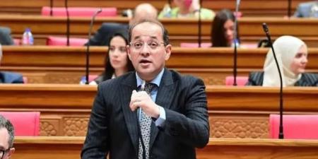 المالية:
      نحو
      836
      مليار
      جنيه
      قيمة
      الدعم
      والمنح
      والمزايا
      الاجتماعية
      بالموازنة
      الجديدة