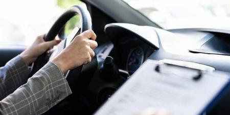 بالبلدي: تجديد
      رخصة
      السيارة
      2026..
      الشروط
      الجديدة
      والخطوات
      والأوراق
      المطلوبة
      بسهولة
