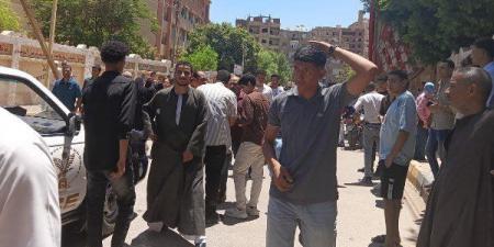 بالبلدي: ارتياح
      بين
      طلاب
      الثانوية
      بسوهاج
      لسهولة
      امتحان
      العربي
      والشكوى
      تنحصر
      في
      الوقت
