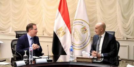 وزير
      التربية
      والتعليم
      يستقبل
      سفير
      المملكة
      المتحدة
      بالقاهرة
      لبحث
      تعزيز
      التعاون