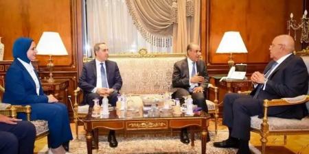 وزير
      الخارجية
      يلتقي
      رئيس
      مجلس
      النواب