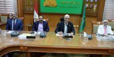 بالبلدي : رئيس
      جامعة
      المنوفية:
      الانفتاح
      الدولي
      والنشر
      العلمي
      ركائز
      الريادة