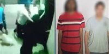 بالبلدي: بعد
انتشار
فيديو
الواقعة..
سقوط
المتهمين
بالتعدى
على
سيدة
ونجلها
ببنى
سويف