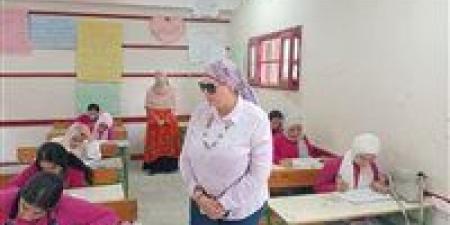بالبلدي : تنسيق
      الثانوية
      العامة
      2026
      يشتعل
      بالمحافظات..
      17
      إقليمًا
      تعلن
      الدرجات
      و10
      تنتظر
      الحسم
      النهائي