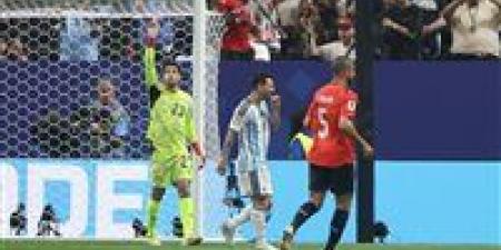 بالبلدي: رسالة
      جوهر
      نبيل
      إلى
      منتخب
      مصر
      بعد
      وداع
      المونديال
      امام
      الأرجنتين