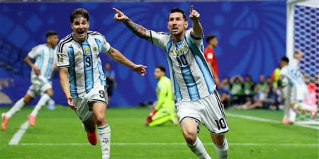 بالبلدي : إعلامي
إسباني:
مصر
سرق
منها
كأس
العالم..
وفيفا
باتت
تعرف
باسم
أرجنفيفا