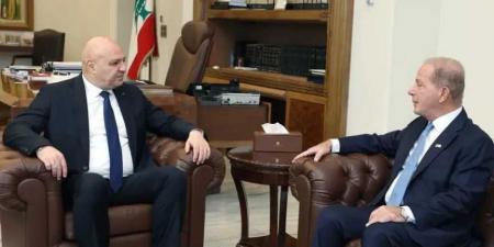 عون
يؤكد
ضرورة
الضغط
على
إسرائيل
لوقف
الأعمال
العسكرية
والتقيد
بما
ورد
في
صيغة
اتفاق
الإطار