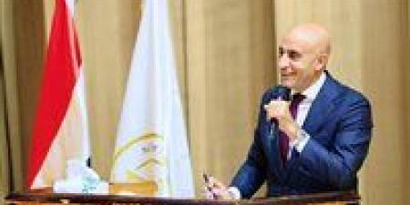 بالبلدي : ثانوية
عامة..
وزير
التعليم
يتابع
امتحاني
الفيزياء
والتاريخ
ويشدد
على
الانضباط
الكامل
باللجان