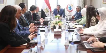 وزير
الصحة
يبحث
مع
«إيني»
الإيطالية
تطوير
مستشفى
هليوبوليس
الجديدة