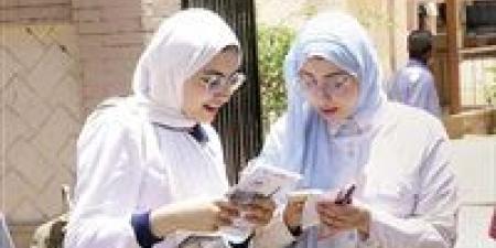بالبلدي : 7428
طالب
وطالبة
يؤدون
امتحاني
الفيزياء
والتاريخ
للثانوية
العامة
فى
بورسعيد