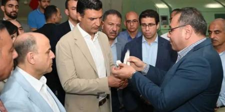 وزير
الصناعة
يتفقد
مجمع
مصانع
شركة
مصر
للغزل
والنسيج
بمدينة
المحلة
الكبرى