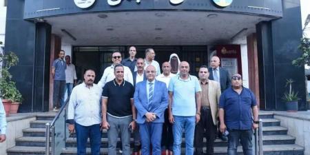 محافظ
الإسكندرية
يعقد
لقاءً
جماهيريًا
لخدمة
المواطنين
بأحياء
العجمي
وغرب
والجمرك