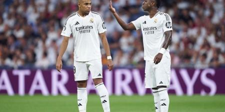بالبلدي : شروط
فينيسيوس
جونيور
لتجديد
عقده
مع
ريال
مدريد..
ودور
مبابي