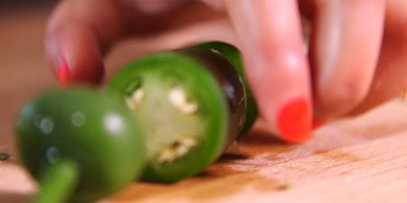 بالبلدي: سحب منتجات وتحذيرات من بكتيريا قاتلة.. مخاطر صحية تلقي بظلالها على صيف هذا العام