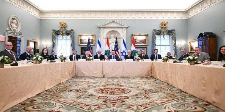 بالبلدي: التوصل
      إلى
      إتفاق
      لوقف
      النار
      الليلة
      بين
      لبنان
      و
      إسرائيل
      لم
      يوقف
      غارات
      إسرائيل
      ولم
      يمنع
      صواريخ
      حزب
      الله