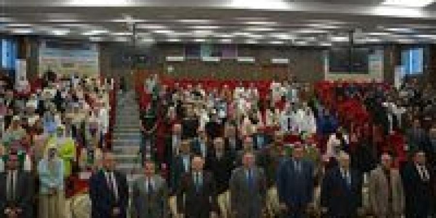 بالبلدي: مؤتمر
      علمي
      بكلية
      طب
      جامعة
      دمياط
      يناقش
      أحدث
      المستجدات
      الطبية