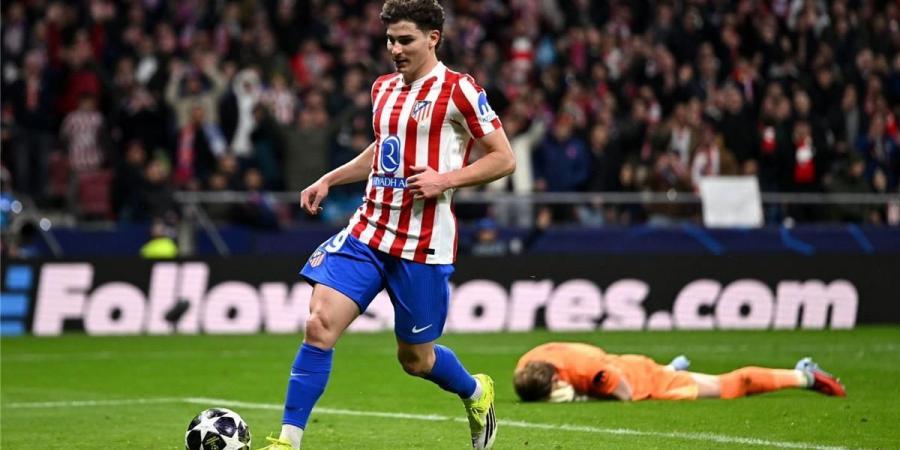بالبلدي : بشكل
      غاضب..
      رئيس
      أتلتيكو
      مدريد
      يحسم
      ملف
      رحيل
      جوليان
      ألفاريز