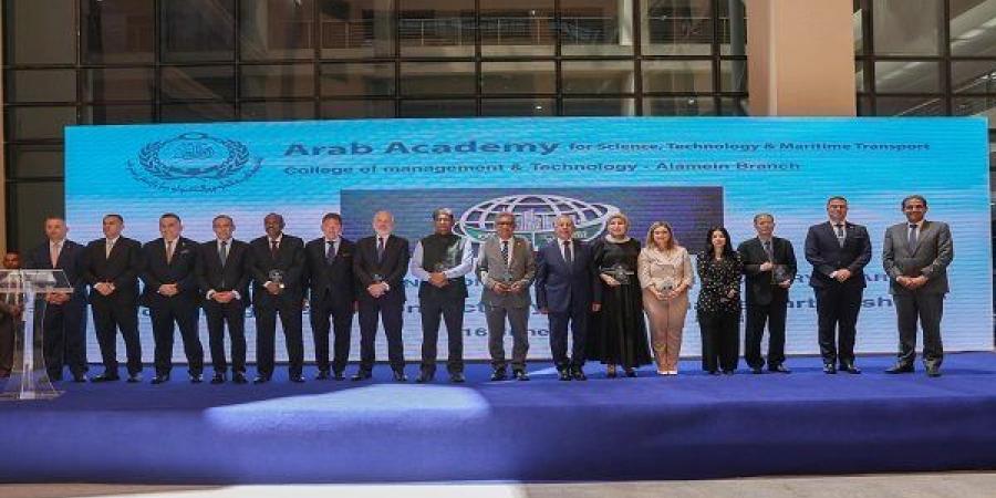 بالبلدي: الأكاديمية
      العربية
      للعلوم
      والتكنولوجيا
      ترسم
      خريطة
      جديدة
      للشراكات
      الدولية
      من
      العلمين