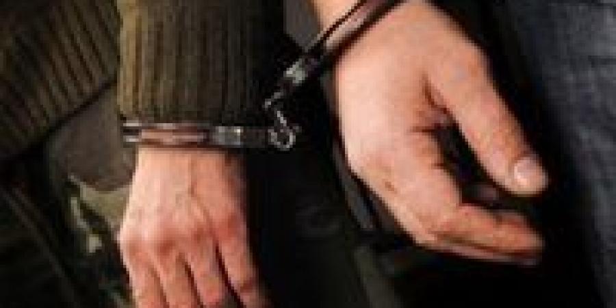 بالبلدي : ضبط
      شخص
      بتهمة
      التحرش
      بطالبة
      في
      الدقهلية