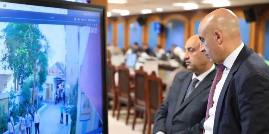 وزير
      التربية
      والتعليم
      يتابع
      انتظام
      أول
      أيام
      امتحانات
      الثانوية
      العامة
      من
      غرفة
      العمليات
      المركزية
      بالوزارة