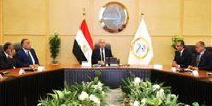 بالبلدي: كامل
      الوزير:
      11.5
      مليار
      جنيه
      إيرادات
      القابضة
      للطرق
      والكباري
      وزيادة
      رأس
      المال
      إلى
      1.5
      مليار
      جنيه