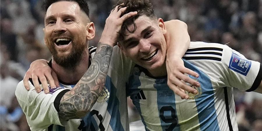 بالبلدي : دور
      ميسي
      في
      صفقة
      انتقال
      جوليان
      ألفاريز
      إلى
      برشلونة