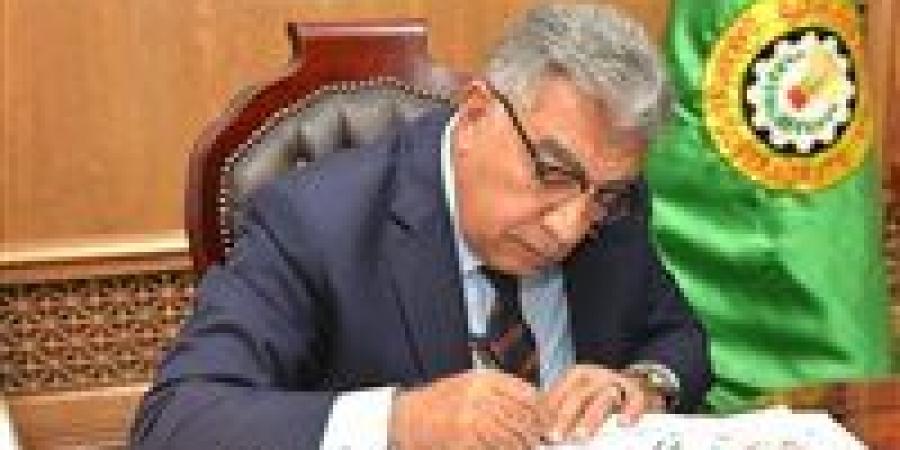 بالبلدي: رئيس
      جامعة
      المنصورة
      يهنئ
      محافظ
      الدقهلية
      بفوز
      المحافظة
      بجائزة
      «تميز
      الأداء»