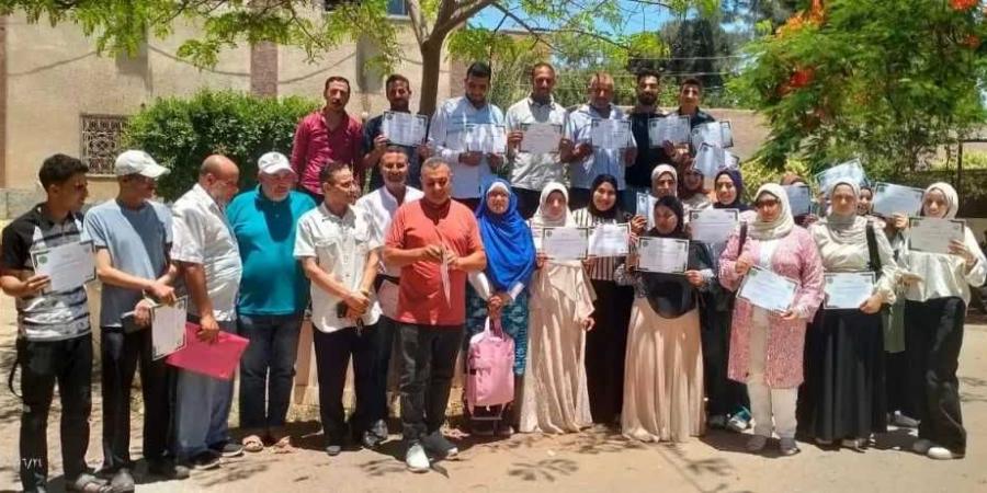 quot;لجنة
      مبيدات
      الآفات
      الزراعيةquot;
      تختتم
      فعاليات
      البرنامج
      التأهيلي
      لـ
      quot;مطبقي
      المبيداتquot;
      بمحافظة
      البحيرة