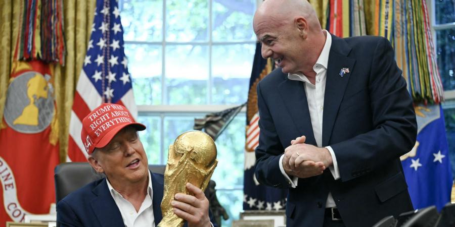 بالبلدي: لماذا قد يكون تسليم ترامب كأس العالم للمنتخب الفائز بالمونديال موقفاً "محرجاً للغاية" ؟