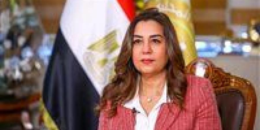 بالبلدي: منال
      عوض
      تتلقى
      تقريرًا
      حول
      المرور
      الميداني
      على
      عدد
      من
      مدن
      محافظتي
      مطروح
      والقاهرة