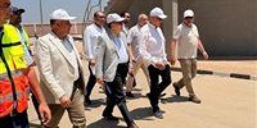 بالبلدي: وزيرة
      الإسكان
      تتابع
      تنفيذ
      مشروعات
      «حياة
      كريمة»
      في
      الغربية
      ودمياط
      وسوهاج