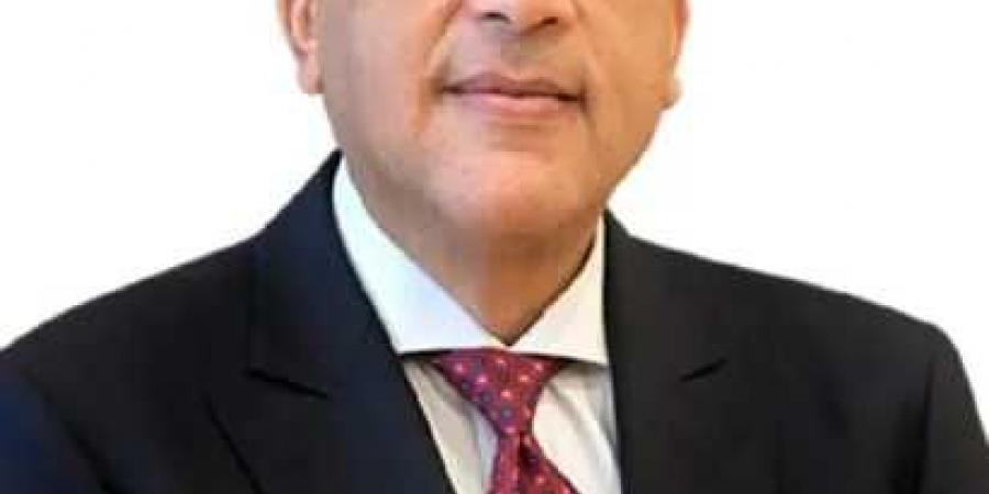 رئيس
      الوزراء
      يهنئ
      فخامة
      الرئيس
      بذكرى
      ثورة
      الثلاثين
      من
      يونيو
      المجيدة