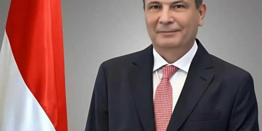 وزير
      الزراعة
      يهنئ
      الرئيس
      السيسي
      بمناسبة
      ذكرى
      ثورة
      30
      يونيو
      المجيدة