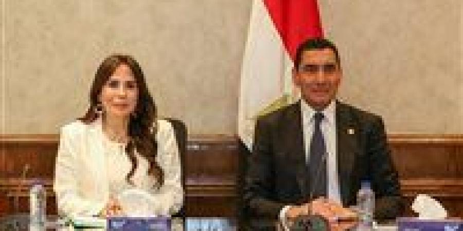 بالبلدي: وزيرا
      الرياضة
      والإسكان
      يبحثان
      سبل
      التعاون
      المشترك
      في
      عدد
      من
      المشروعات