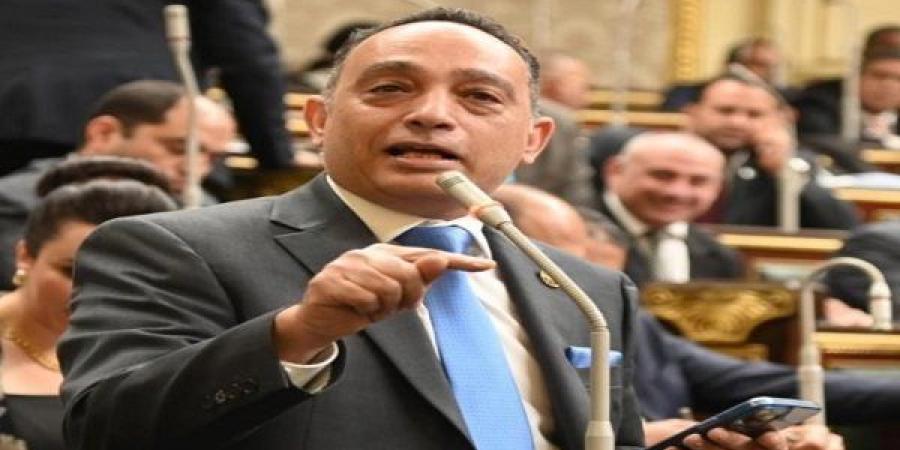 بالبلدي: الدعم
      النقدي
      يثير
      جدلًا
      برلمانيًا..
      عضو
      مجلس
      النواب
      يحذر
      من
      تطبيق
      المنظومة
      قبل
      جاهزية
      البيانات