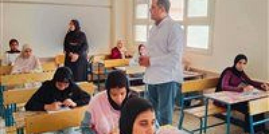 بالبلدي : "تعليم
      شمال
      سيناء":
      اتخاذ
      الإجراءات
      القانونية
      بحق
      طالبتين
      مزقتا
      ورقتي
      إجابتهما