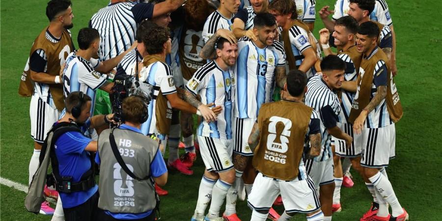 بالبلدي : فيديو
      |
      بقيادة
      ميسي..
      الأرجنتين
      تهزم
      الرأس
      الأخضر
      وتستعد
      لمصر
      في
      دور
      الـ
      16
      بكأس
      العالم