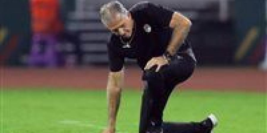 بالبلدي : كيروش
      يعلن
      رحيله
      عن
      تدريب
      منتخب
      غانا
      بعد
      وداع
      المونديال