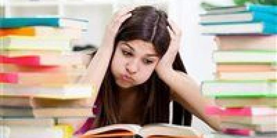 بالبلدي: قبل
      امتحان
      الإنجليزى
      بساعات..
      أستاذ
      بجامعة
      القاهرة
      يطالب
      بتوضيح
      رسمي
      بشأن
      إجابات
      نماذج
      الوزارة