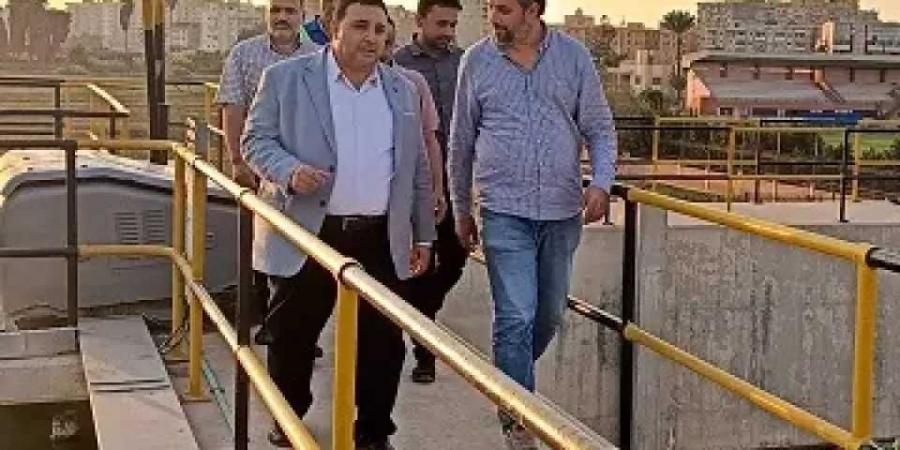 رئيس
      شركة
      المياه
      بالبحيرة
      يوجه
      بسرعة
      تنفيذ
      10
      آبار
      ارتوازية
      بكوم
      حمادة