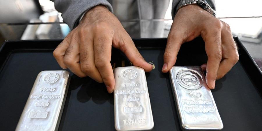 بالبلدي : كم
      سجلت
      أسعار
      سبائك
      الفضة
      في
      السعودية
      اليوم
      الإثنين
      6
      يوليو
      2026؟..
      تحديث
      جديد