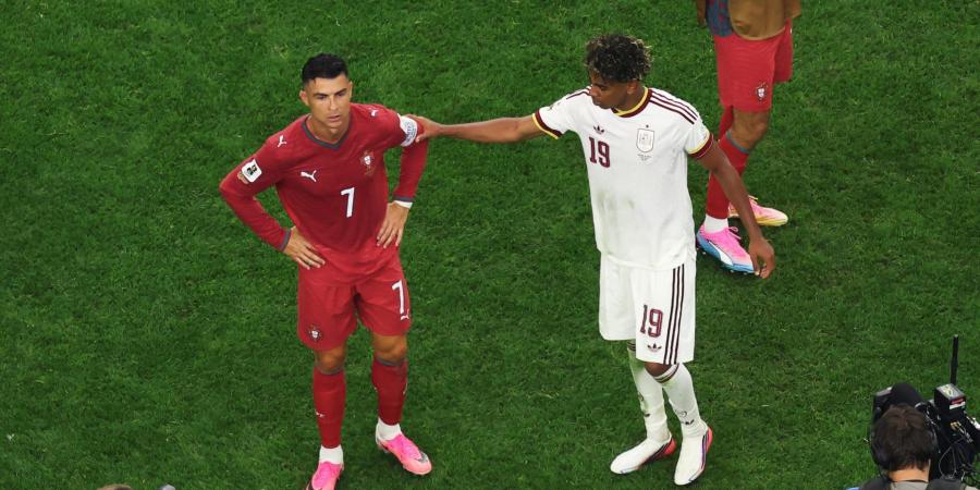 بالبلدي: لقطة مونديالية.. رونالدو يذرف الدموع بعد إقصاء البرتغال ولامين يامال يدعمه