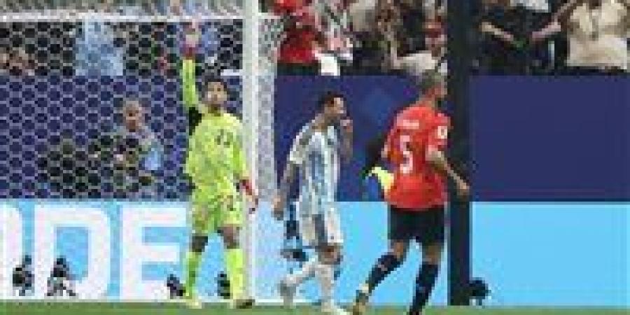 بالبلدي: رسالة
      جوهر
      نبيل
      إلى
      منتخب
      مصر
      بعد
      وداع
      المونديال
      امام
      الأرجنتين