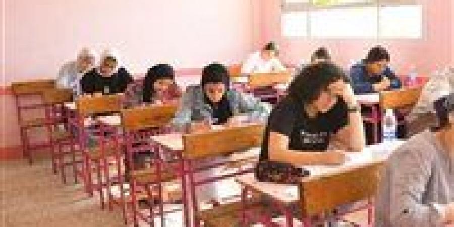 بالبلدي : غدًا
      انطلاق
      امتحاني
      الفيزياء
      والتاريخ
      لطلاب
      الثانوية
      العامة
      وسط
      إجراءات
      مشددة