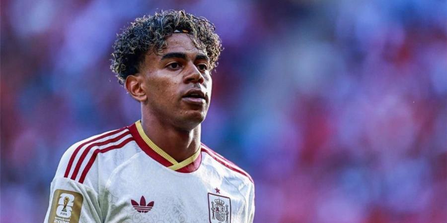 بالبلدي : يامال:
      لست
      محبوبًا
      مثل
      بيدري..
      أشبه
      كريستيانو
      رونالدو
      وهددت
      كوكوريلا
      بسبب
      ريال
      مدريد