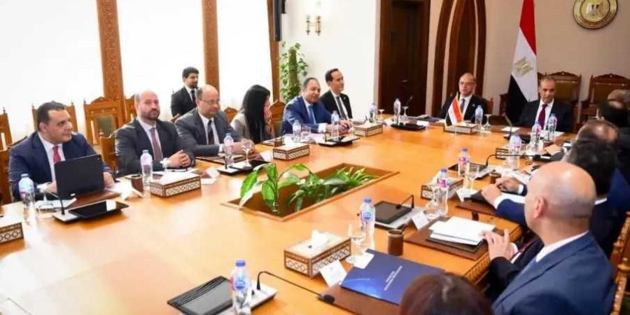 وزيرا
      الخارجية
      والاستثمار
      يبحثان
      تنسيق
      السياسات
      وتكامل
      الجهود
      لدعم
      استثمارات
      الشركات
      المصرية
      في
      إفريقيا
