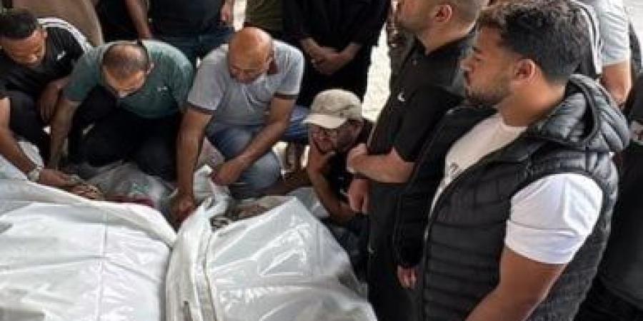 بالبلدي: استشهاد
      فلسطيني
      وإصابة
      آخرين
      في
      قصف
      إسرائيلي
      استهدف
      مركبة
      مدنية
      غرب
      مدينة
      غزة