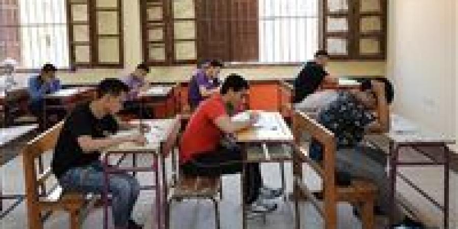 بالبلدي: ضبط
      8
      سماعات
      إلكترونية
      بحوزة
      طلاب
      خلال
      امتحان
      الفيزياء
      بالثانوية
      العامة
      في
      قها