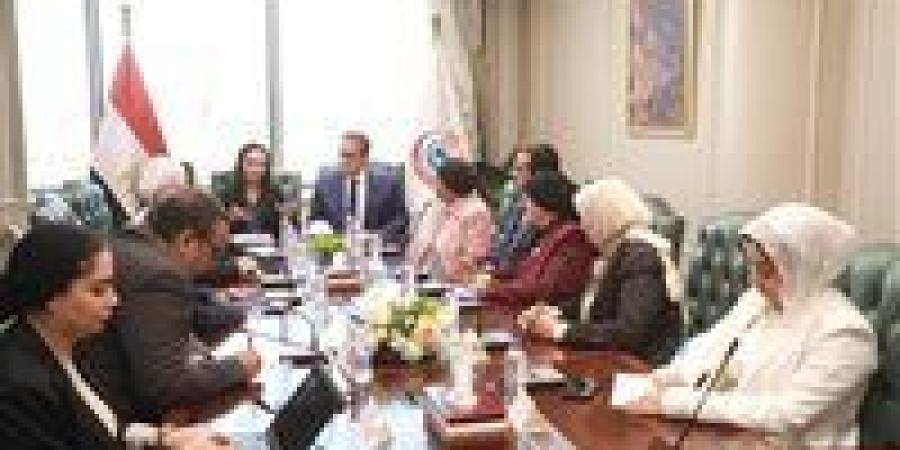 بالبلدي: وزيرا
      الصحة
      والتضامن
      يشهدان
      توقيع
      بروتوكول
      تعاون
      ثلاثي
      لتمكين
      المرأة
      اقتصاديًا